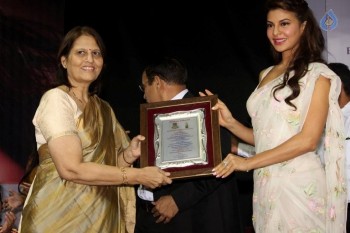 Jacqueline gets Felicitated at Mumbai University 