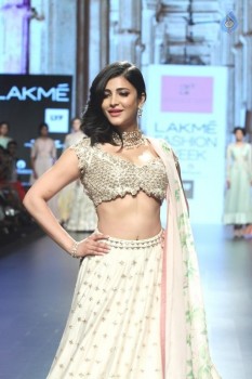 Shruti Haasan at LFW Summer Resort 2016