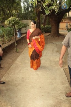 Vidya Balan Unveiles Designers Summer Collection