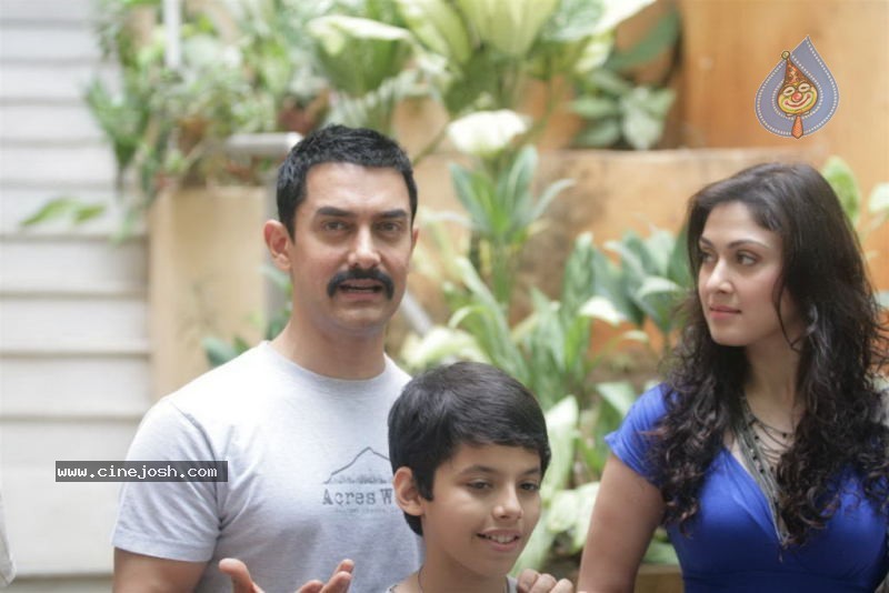 Aamir Khan Promotes Zokkomon - 3 / 50 photos