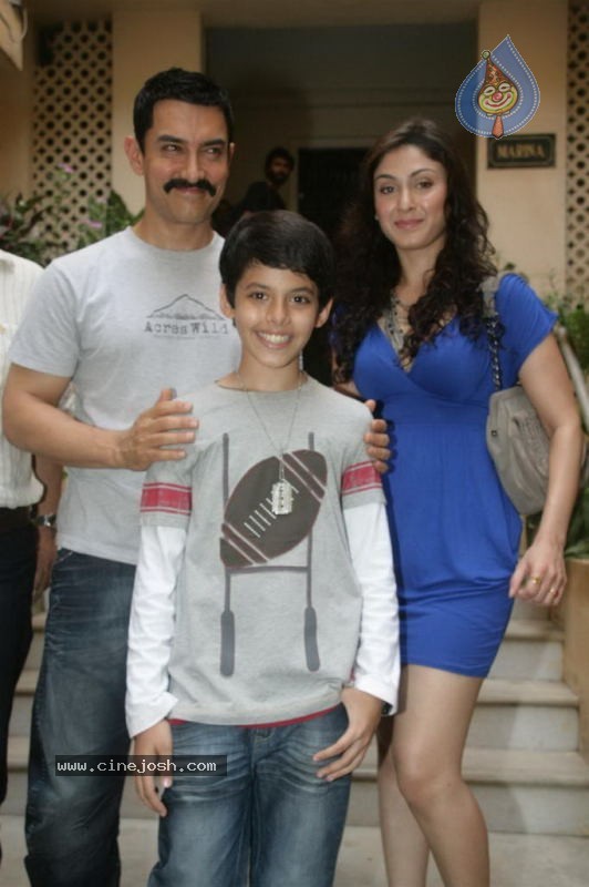 Aamir Khan Promotes Zokkomon - 10 / 50 photos