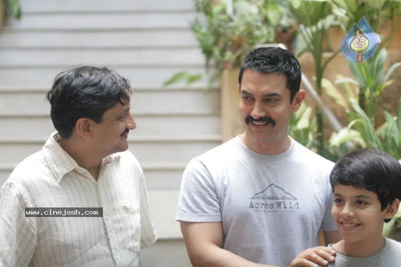 Aamir Khan Promotes Zokkomon - 13 / 50 photos