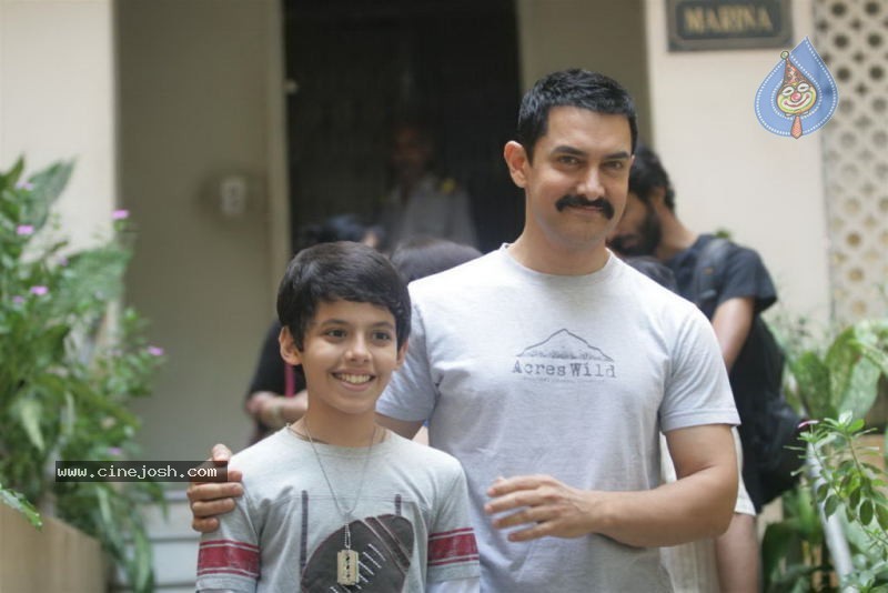 Aamir Khan Promotes Zokkomon - 30 / 50 photos