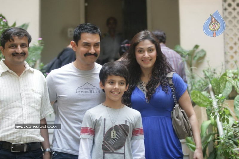 Aamir Khan Promotes Zokkomon - 45 / 50 photos