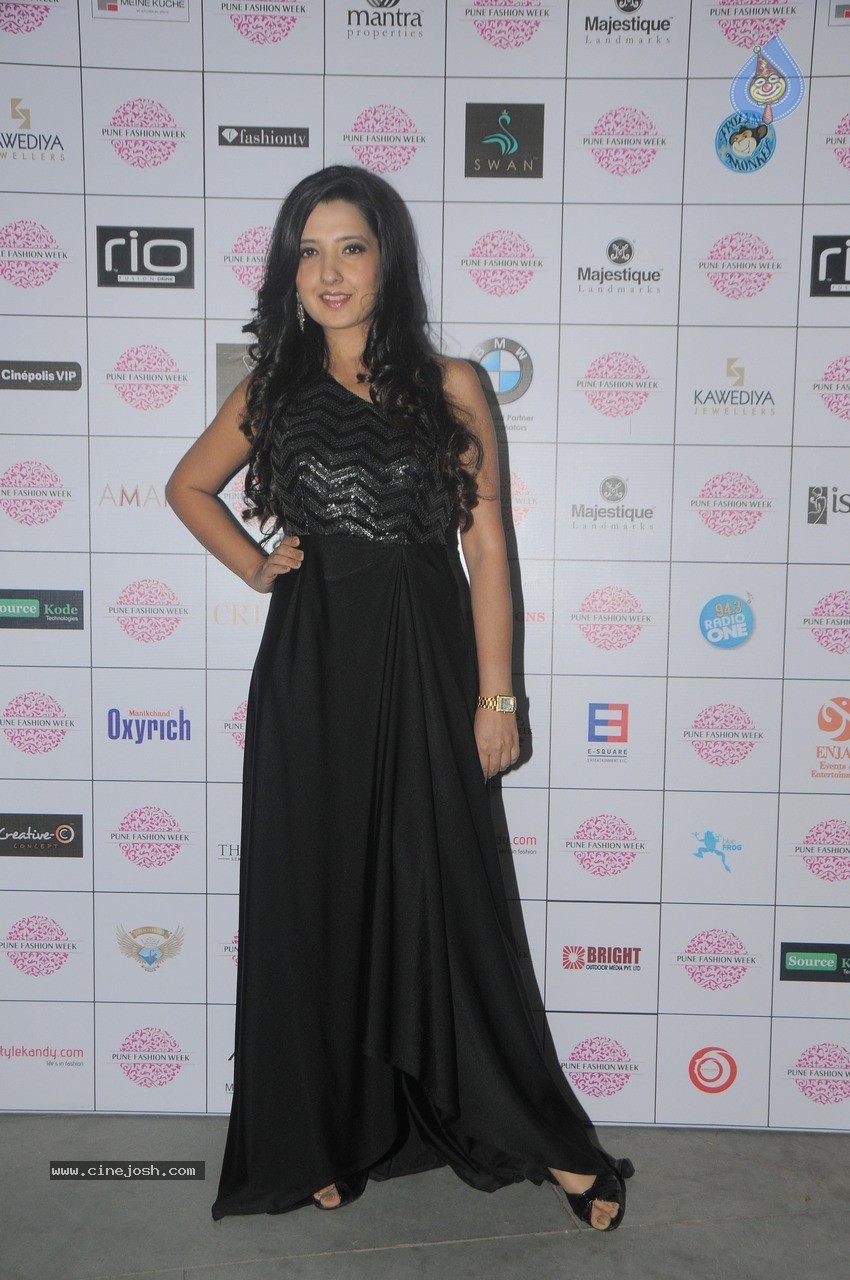 Aditi Govitrikar Walks the Ramp for Amy Billimoria - 21 / 28 photos