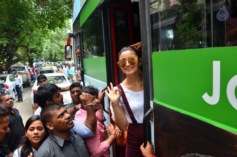 Alia Bhatt Launches Garnier Bandwagon - 23 / 34 photos