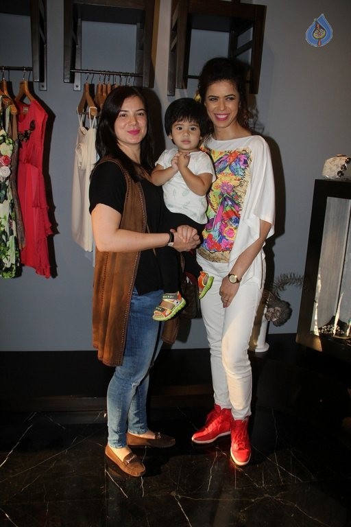 Amy Billimoria Festive AW 2015 Collection Unveiling - 33 / 33 photos