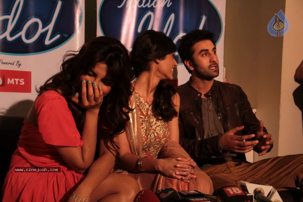 Barfi Film Team at Indian Idol Sets - 28 / 33 photos