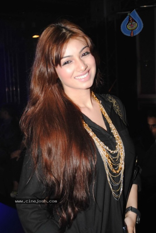 Bolly Celebs at Blenders Pride Fashion Show 2010 - 51 / 112 photos