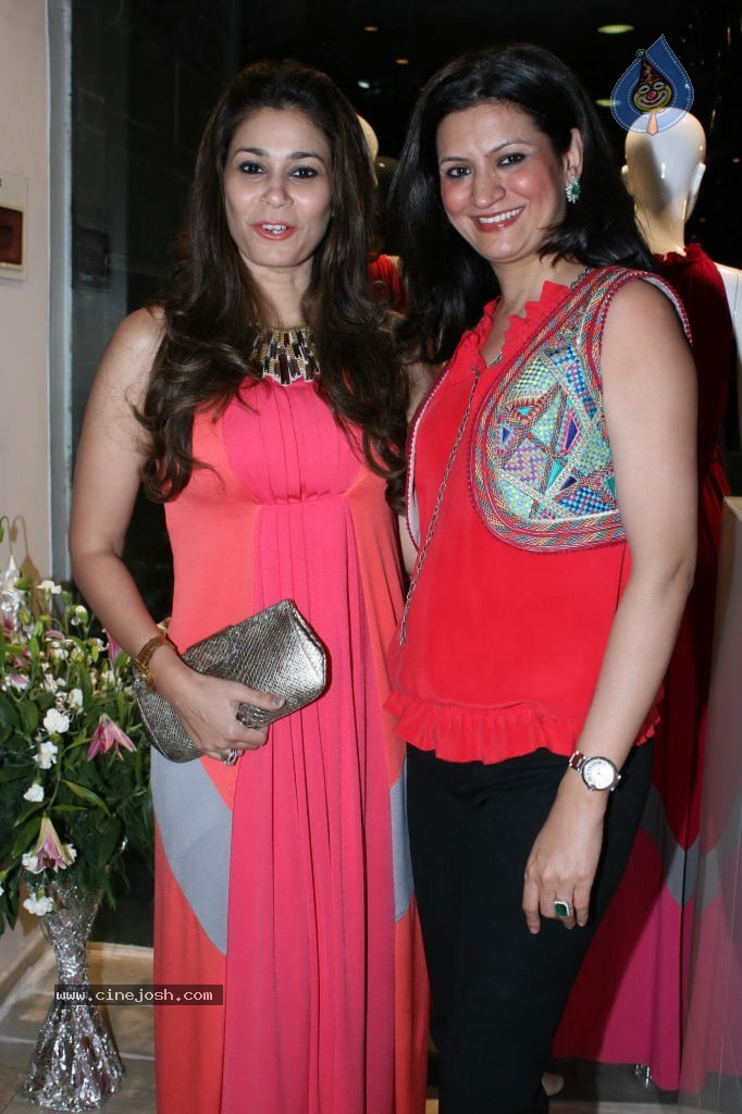 Bolly Celebs at G7 Fashion Store Launch - 14 / 49 photos