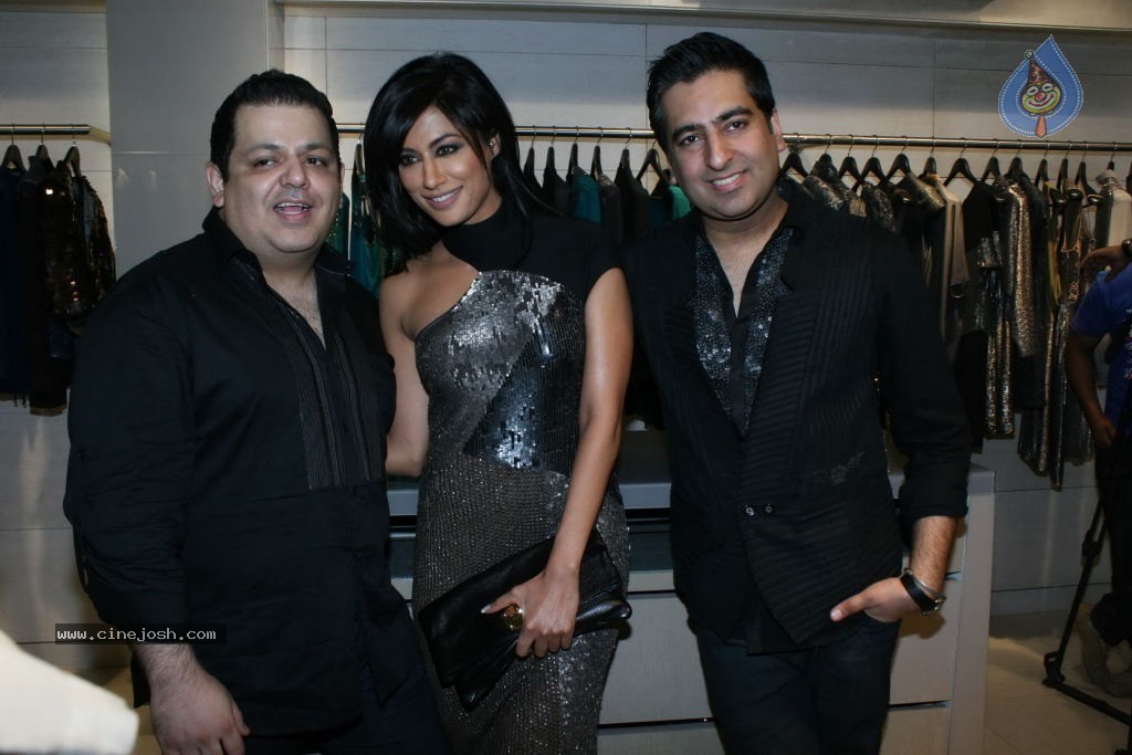 Bolly Celebs at G7 Fashion Store Launch - 20 / 49 photos