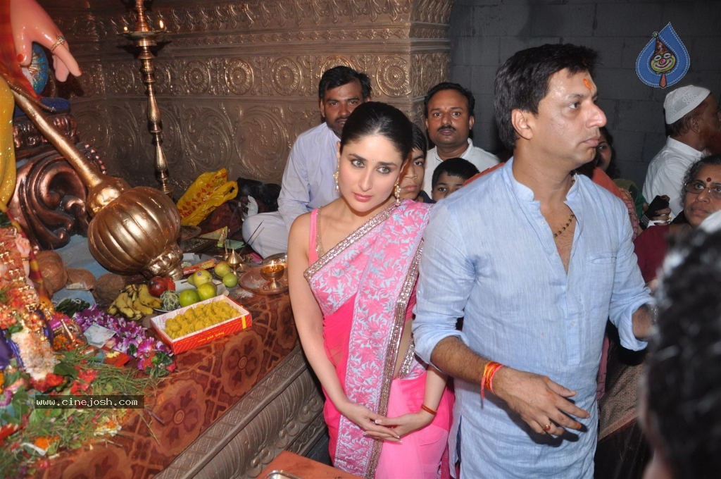 Bolly Celebs at Ganesh Visarjan Event - 72 / 106 photos