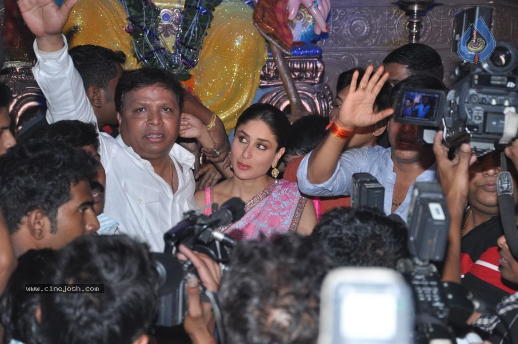 Bolly Celebs at Ganesh Visarjan Event - 87 / 106 photos