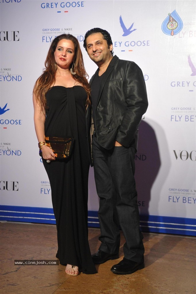 Bolly Celebs at Grey Goose Fly Beyond Awards 2014 - 26 / 152 photos