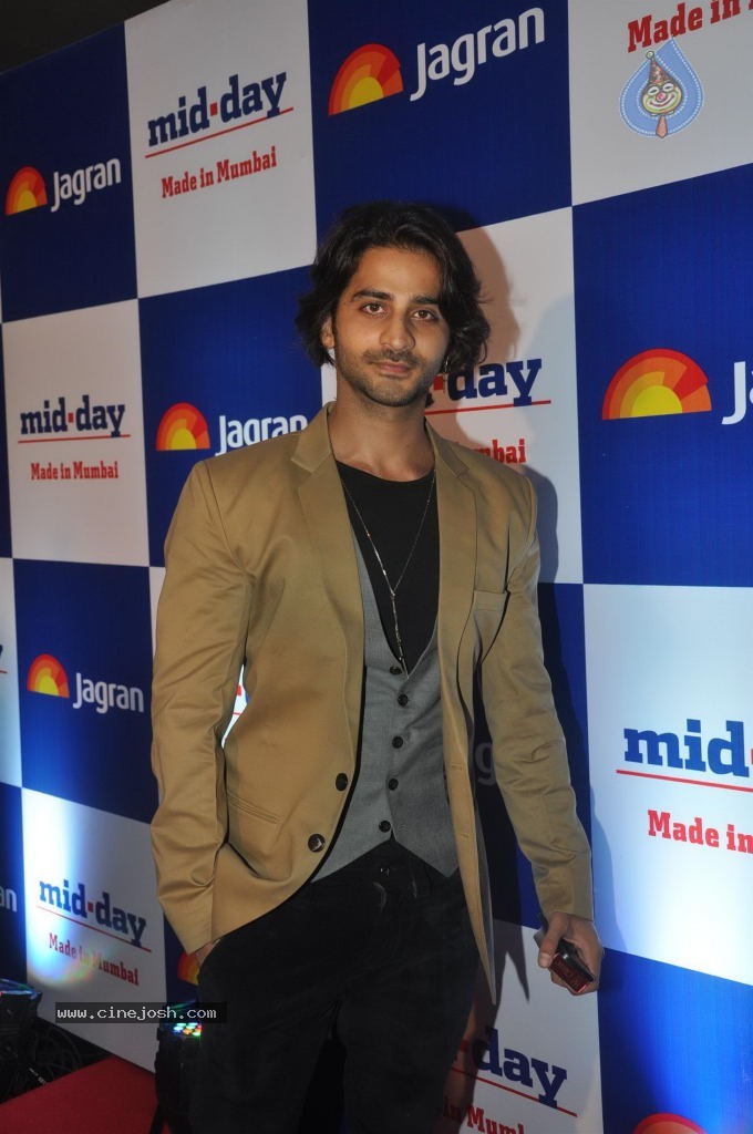 Bolly Celebs at Mid Day Newspaper Relaunch Party - 130 / 152 photos