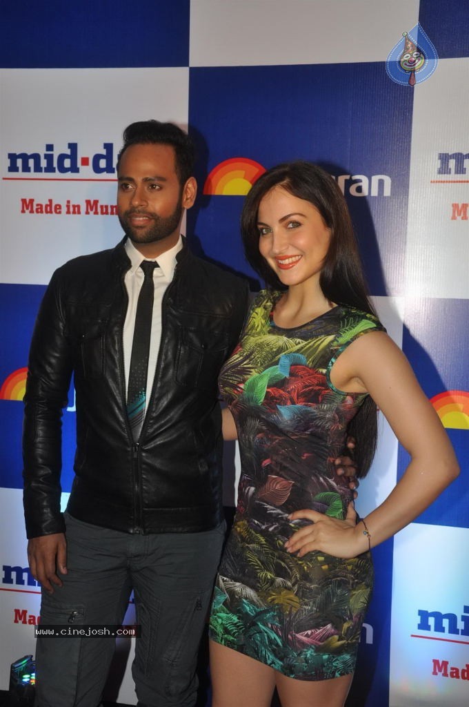 Bolly Celebs at Mid Day Newspaper Relaunch Party - 145 / 152 photos