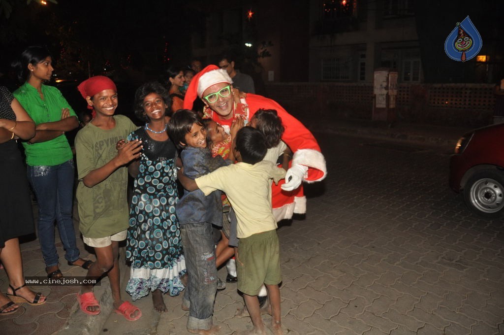 Bolly Celebs at Midnight Mass for Christmas 2013 - 7 / 52 photos