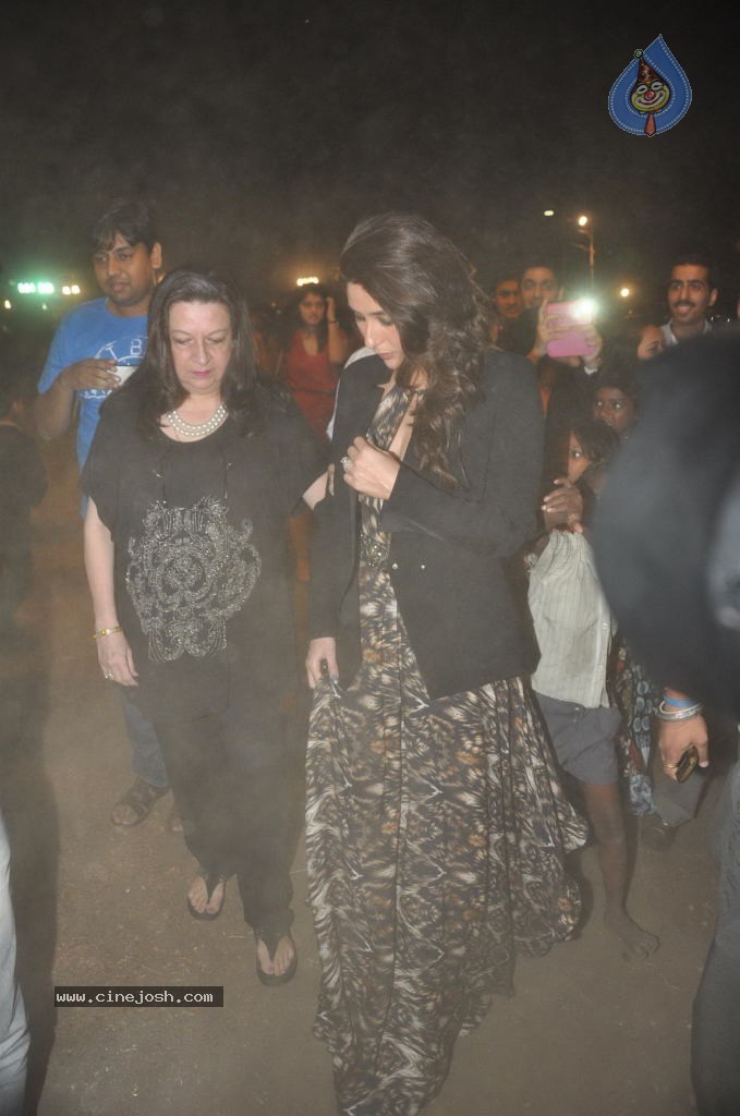 Bolly Celebs at Midnight Mass for Christmas 2013 - 14 / 52 photos