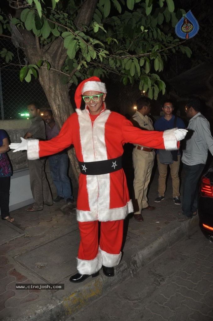 Bolly Celebs at Midnight Mass for Christmas 2013 - 39 / 52 photos