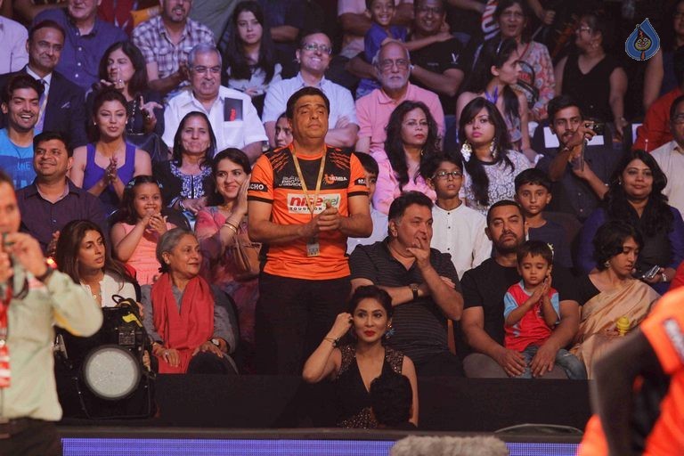 Bolly Celebs at Pro Kabaddi League Match Photos - 13 / 39 photos