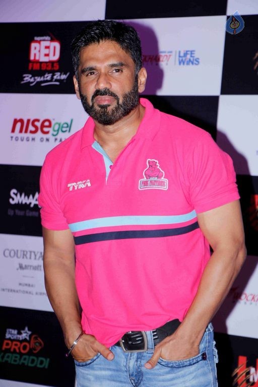 Bolly Celebs at Pro Kabaddi League Match Photos - 34 / 39 photos