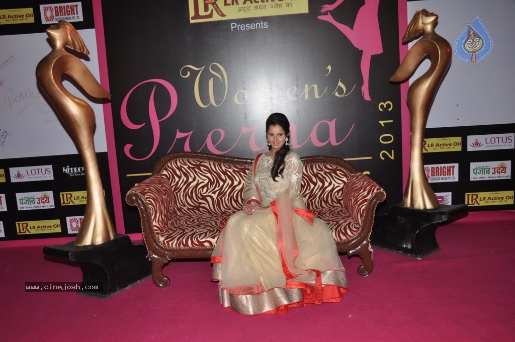 Bolly Celebs at Women Prerna Awards - 102 / 128 photos