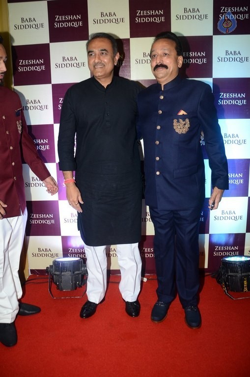 Bollywood Celebrities at Baba Siddique Ifter Party 2 - 13 / 63 photos