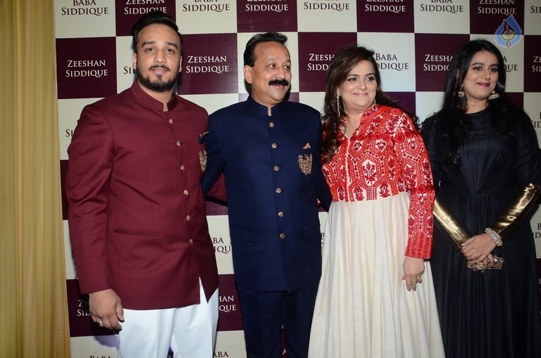 Bollywood Celebrities at Baba Siddique Ifter Party 2 - 33 / 63 photos