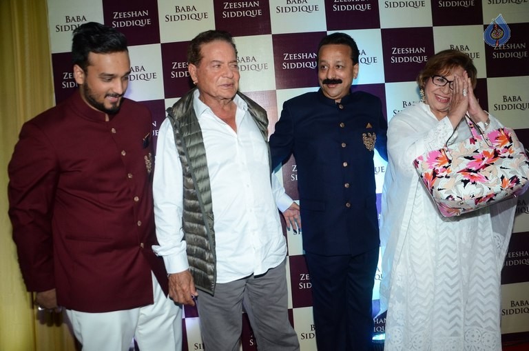 Bollywood Celebrities at Baba Siddique Ifter Party 2 - 35 / 63 photos