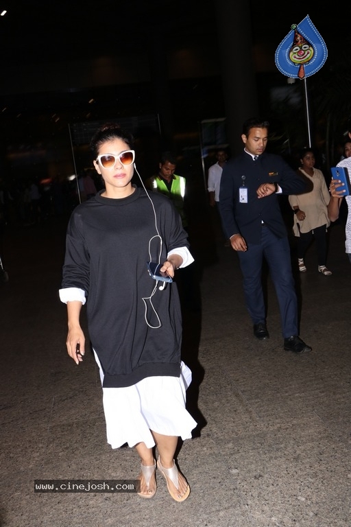 Bollywood Celebrities Spotted at Airport - Photo 11 of 34