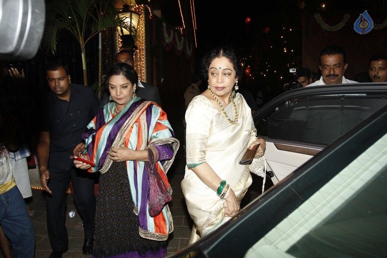 Celebrities at Amitabh Bachchan Hosted Diwali 2015 Party 2 - 5 / 84 photos