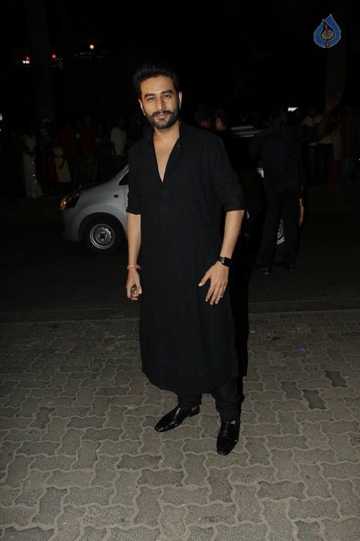 Celebrities at Amitabh Bachchan Hosted Diwali 2015 Party 2 - 12 / 84 photos