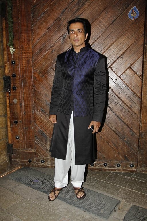 Celebrities at Amitabh Bachchan Hosted Diwali 2015 Party 2 - 20 / 84 photos