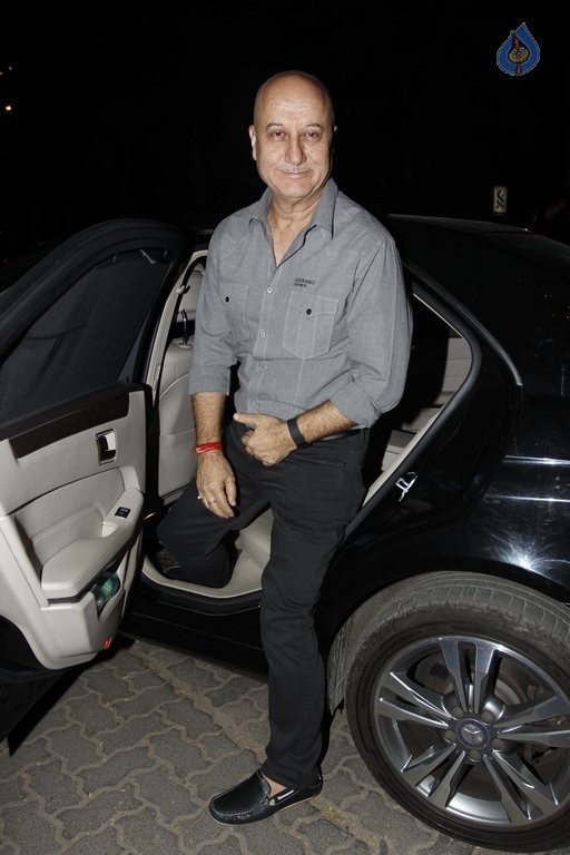 Celebrities at Amitabh Bachchan Hosted Diwali 2015 Party 2 - 24 / 84 photos