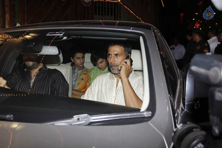 Celebrities at Amitabh Bachchan Hosted Diwali 2015 Party 2 - 45 / 84 photos