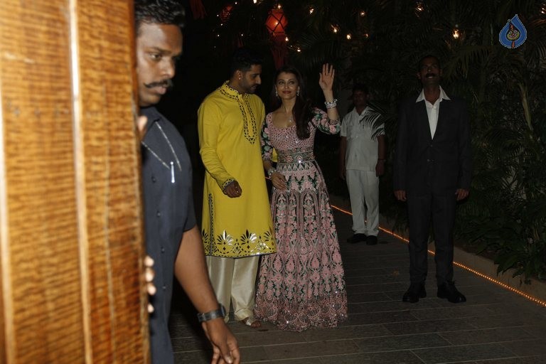 Celebrities at Amitabh Bachchan Hosted Diwali 2015 Party 2 - 53 / 84 photos