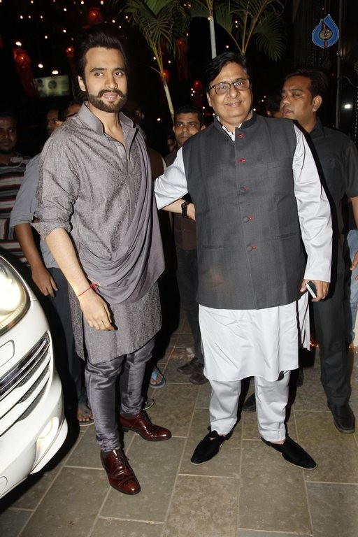 Celebrities at Amitabh Bachchan Hosted Diwali 2015 Party 2 - 68 / 84 photos