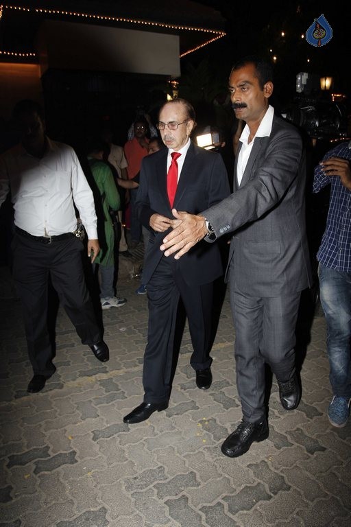 Celebrities at Amitabh Bachchan Hosted Diwali 2015 Party 2 - 69 / 84 photos