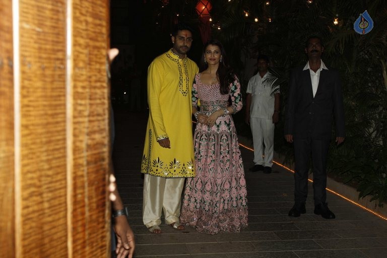 Celebrities at Amitabh Bachchan Hosted Diwali 2015 Party 2 - 74 / 84 photos