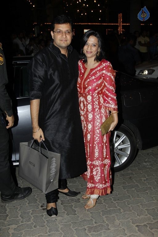 Celebrities at Amitabh Bachchan Hosted Diwali 2015 Party 2 - 81 / 84 photos