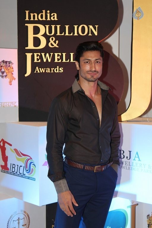 Celebrities at IBJA 2015 - 27 / 33 photos