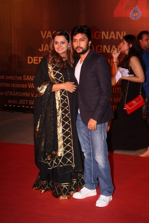 Celebrities at Red Carpet of Film Sarabjit - 28 / 77 photos