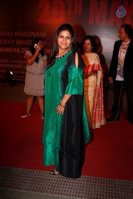 Celebrities at Red Carpet of Film Sarabjit - 31 / 77 photos