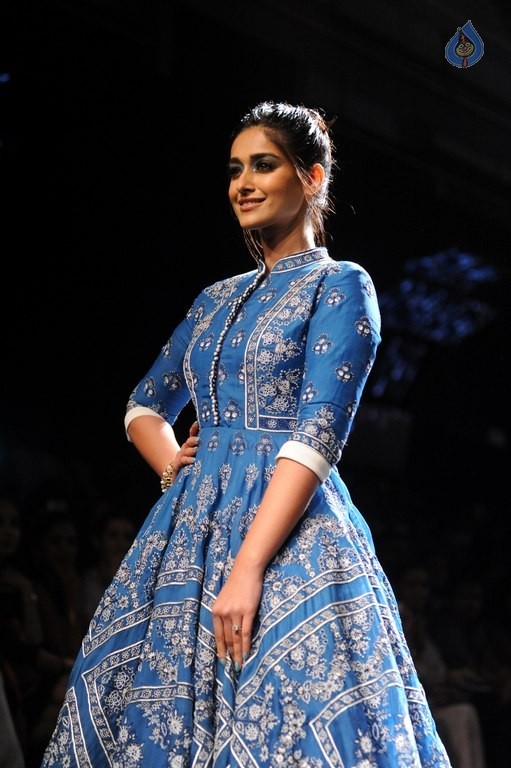 Celebrities Walk the Ramp at LFW 2016 Summer Resort 2 - 18 / 63 photos