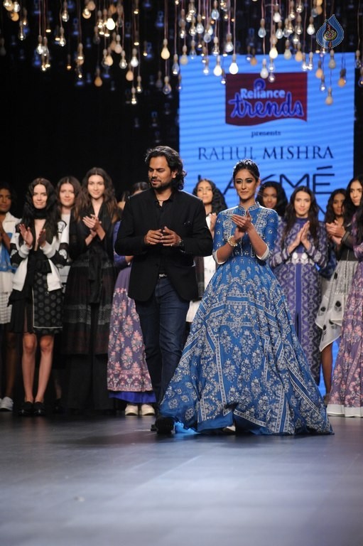 Celebrities Walk the Ramp at LFW 2016 Summer Resort 2 - 38 / 63 photos