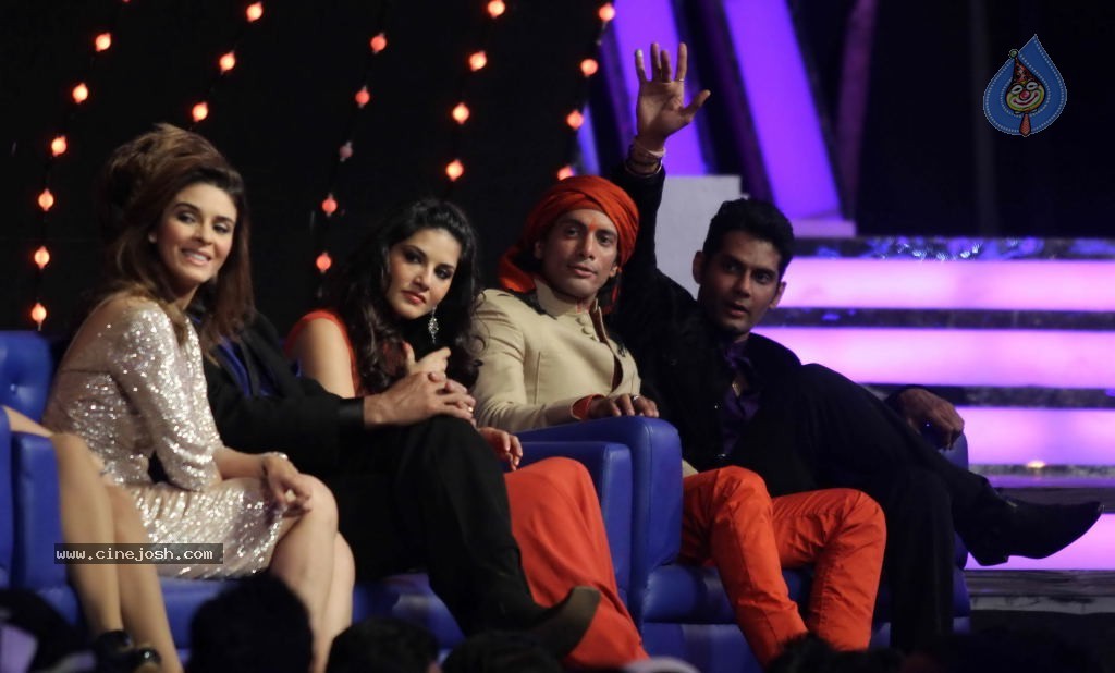 Celebs at Big Boss Grand Finale - 124 / 144 photos