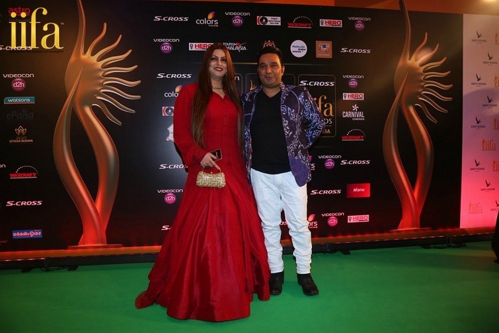 Celebs at IIFA Awards Green Carpet  - 7 / 64 photos