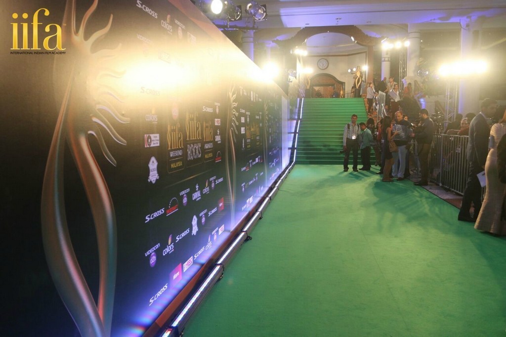 Celebs at IIFA Awards Green Carpet  - 31 / 64 photos