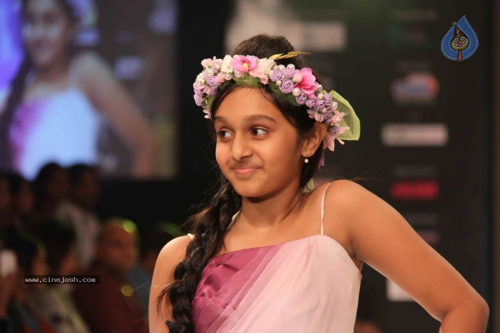 Celebs at India Kids Fashion Week - 69 / 111 photos