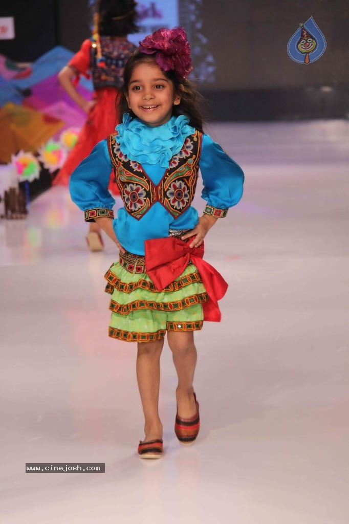 Celebs at India Kids Fashion Week - 77 / 111 photos